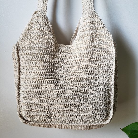 BEAUTIFUL BOHO MACRAME CROCHETED SLING BAG - Picture 9 of 11